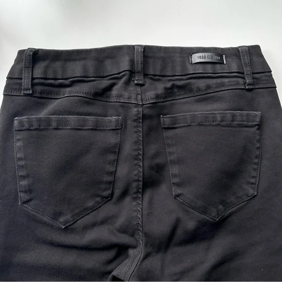 NWOT 1822 Denim Better Butter Black Straight Leg Jeans - Picture 6 of 11